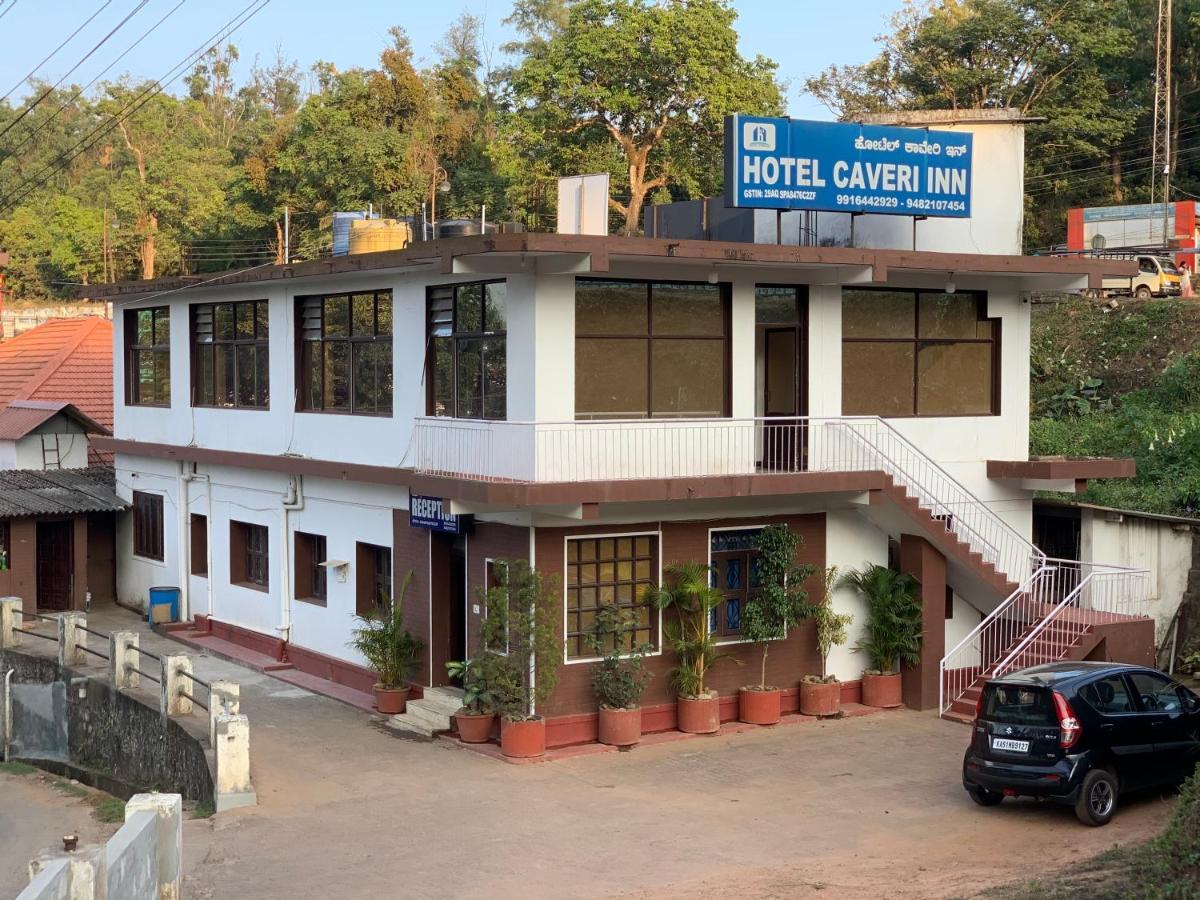 Hotel Caveri Inn Madikeri Exteriör bild