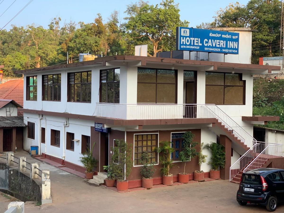 Hotel Caveri Inn Madikeri Exteriör bild