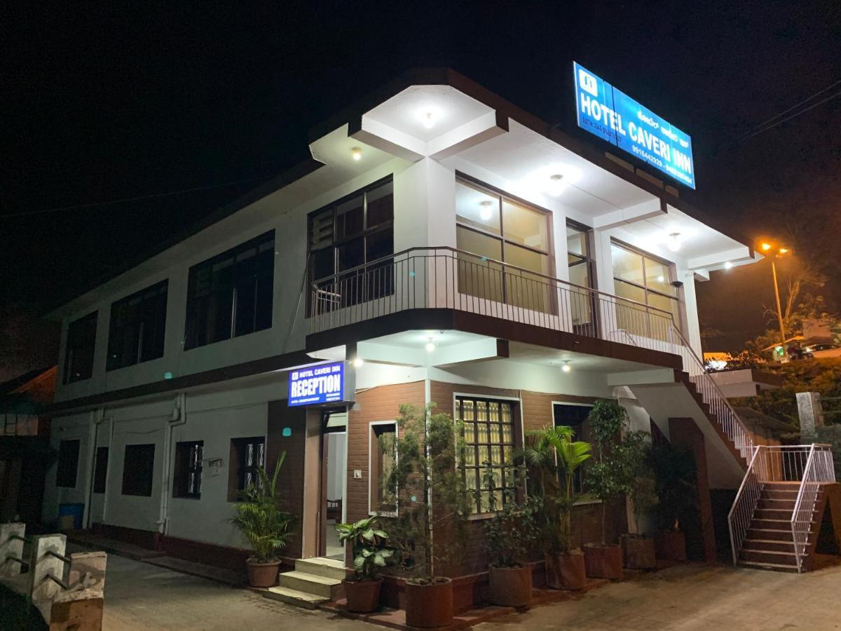 Hotel Caveri Inn Madikeri Exteriör bild