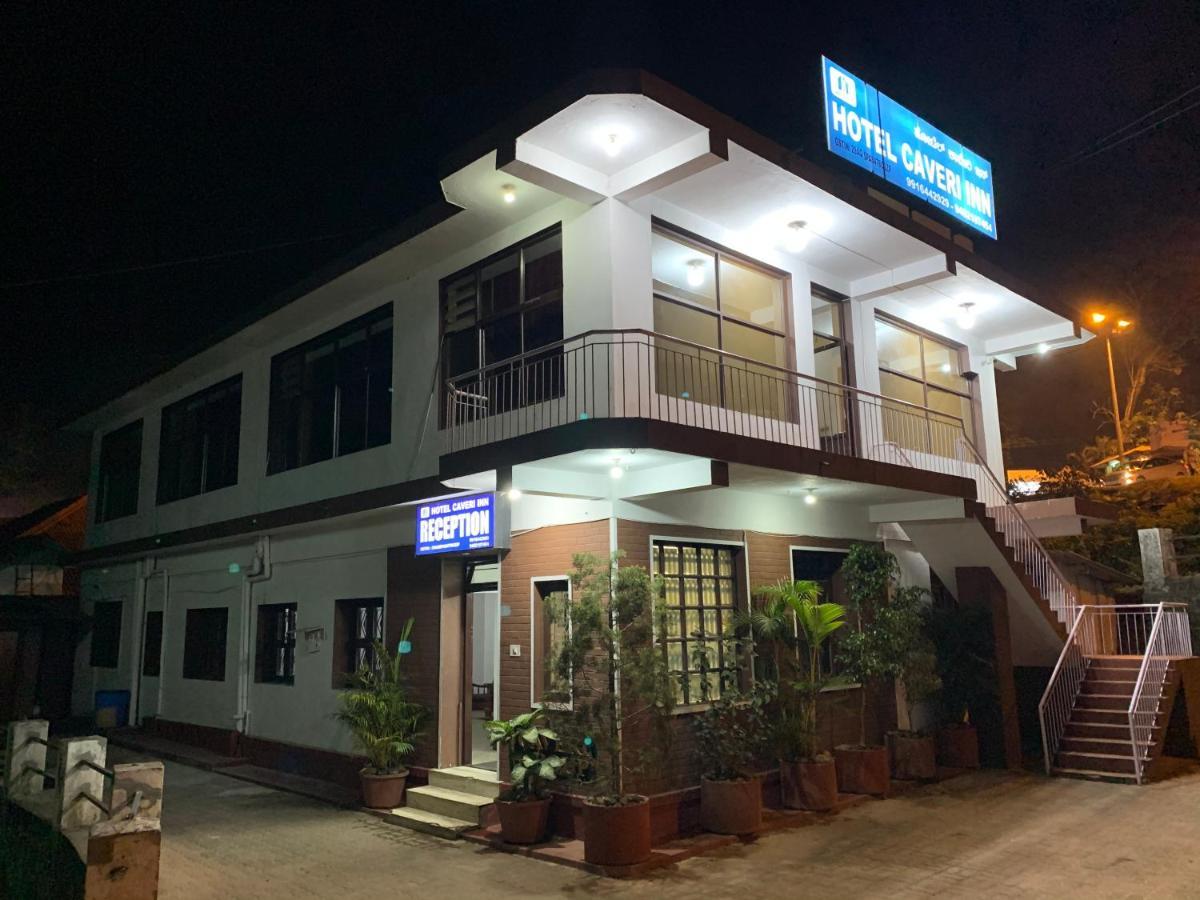 Hotel Caveri Inn Madikeri Exteriör bild