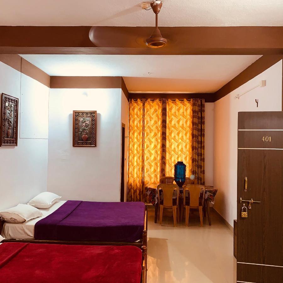 Hotel Caveri Inn Madikeri Exteriör bild