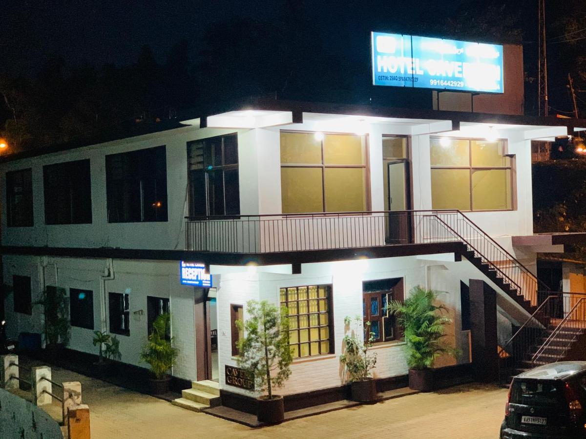 Hotel Caveri Inn Madikeri Exteriör bild