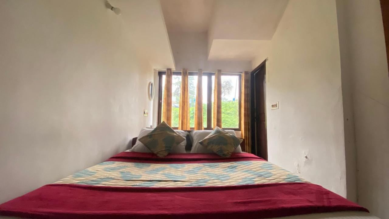 Hotel Caveri Inn Madikeri Exteriör bild