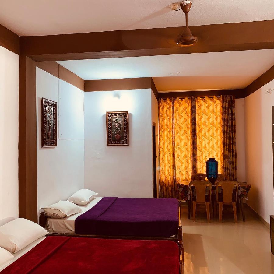 Hotel Caveri Inn Madikeri Exteriör bild