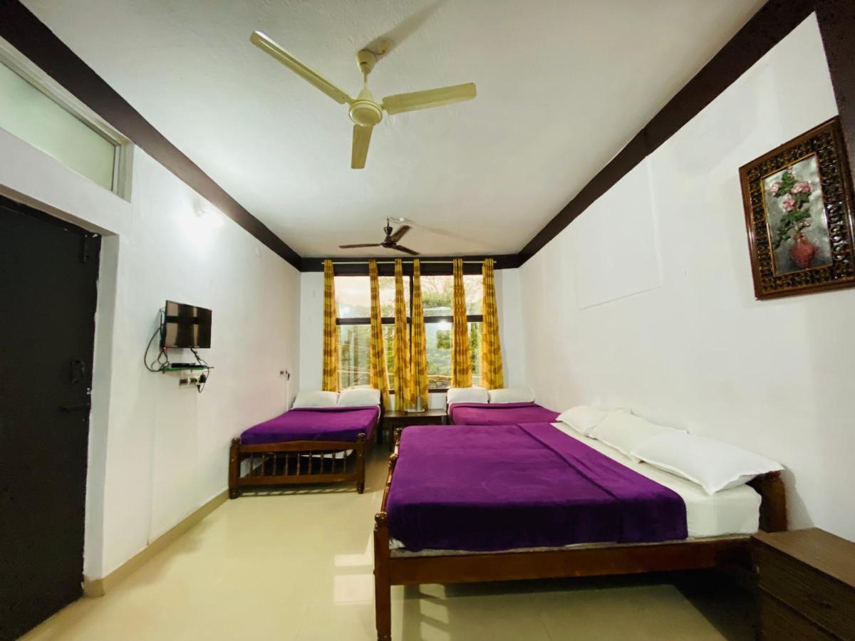 Hotel Caveri Inn Madikeri Exteriör bild