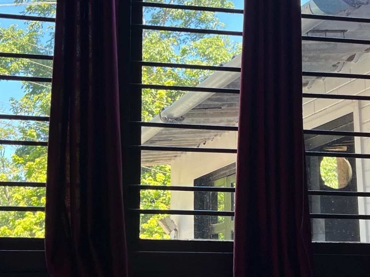 Hotel Caveri Inn Madikeri Exteriör bild