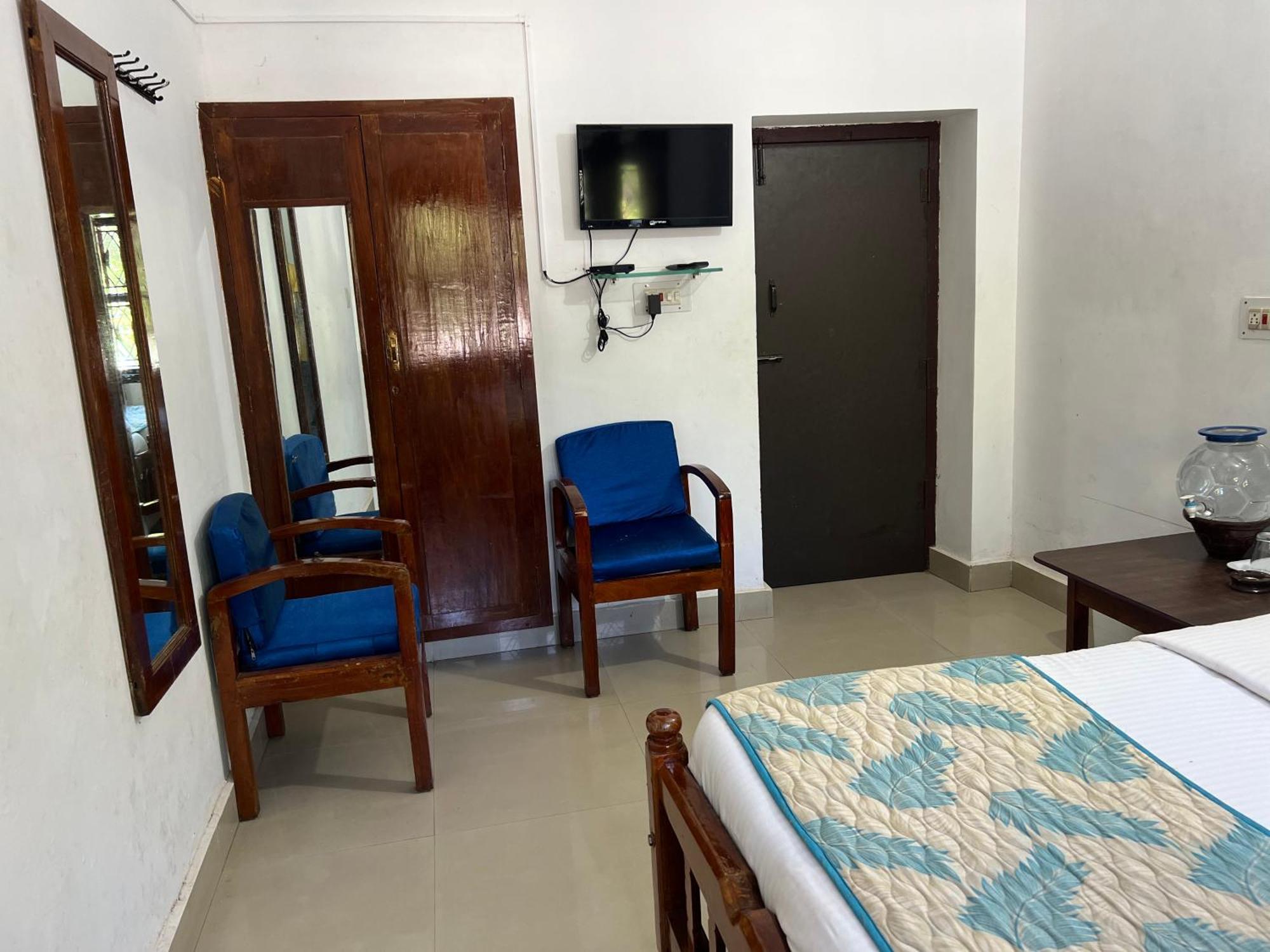 Hotel Caveri Inn Madikeri Exteriör bild