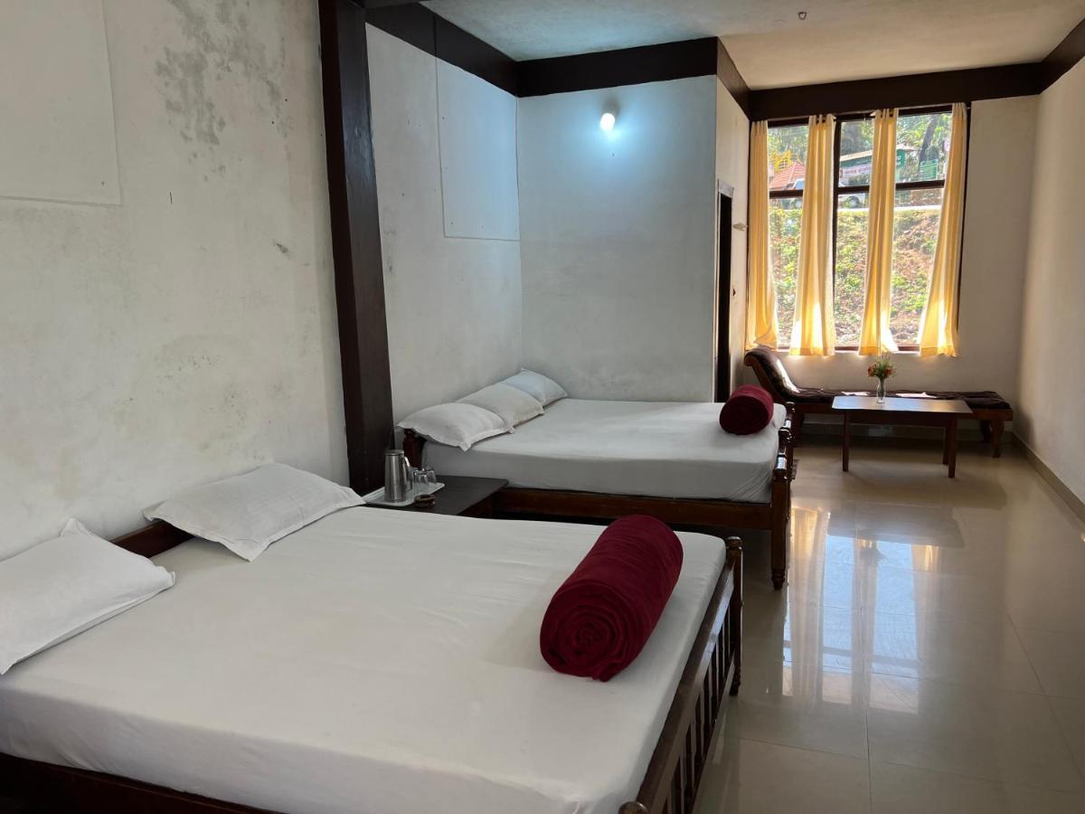 Hotel Caveri Inn Madikeri Exteriör bild