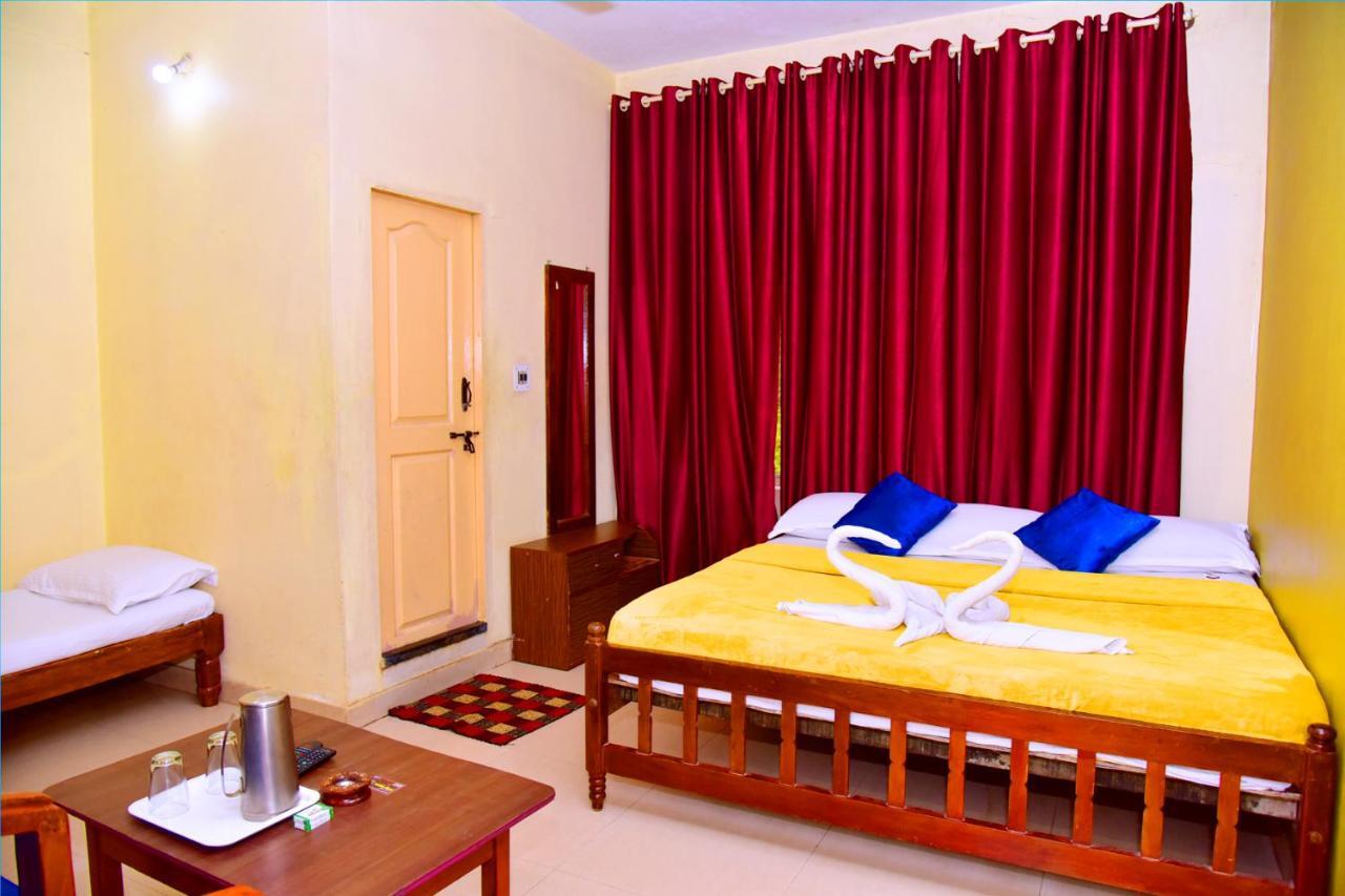 Hotel Caveri Inn Madikeri Exteriör bild