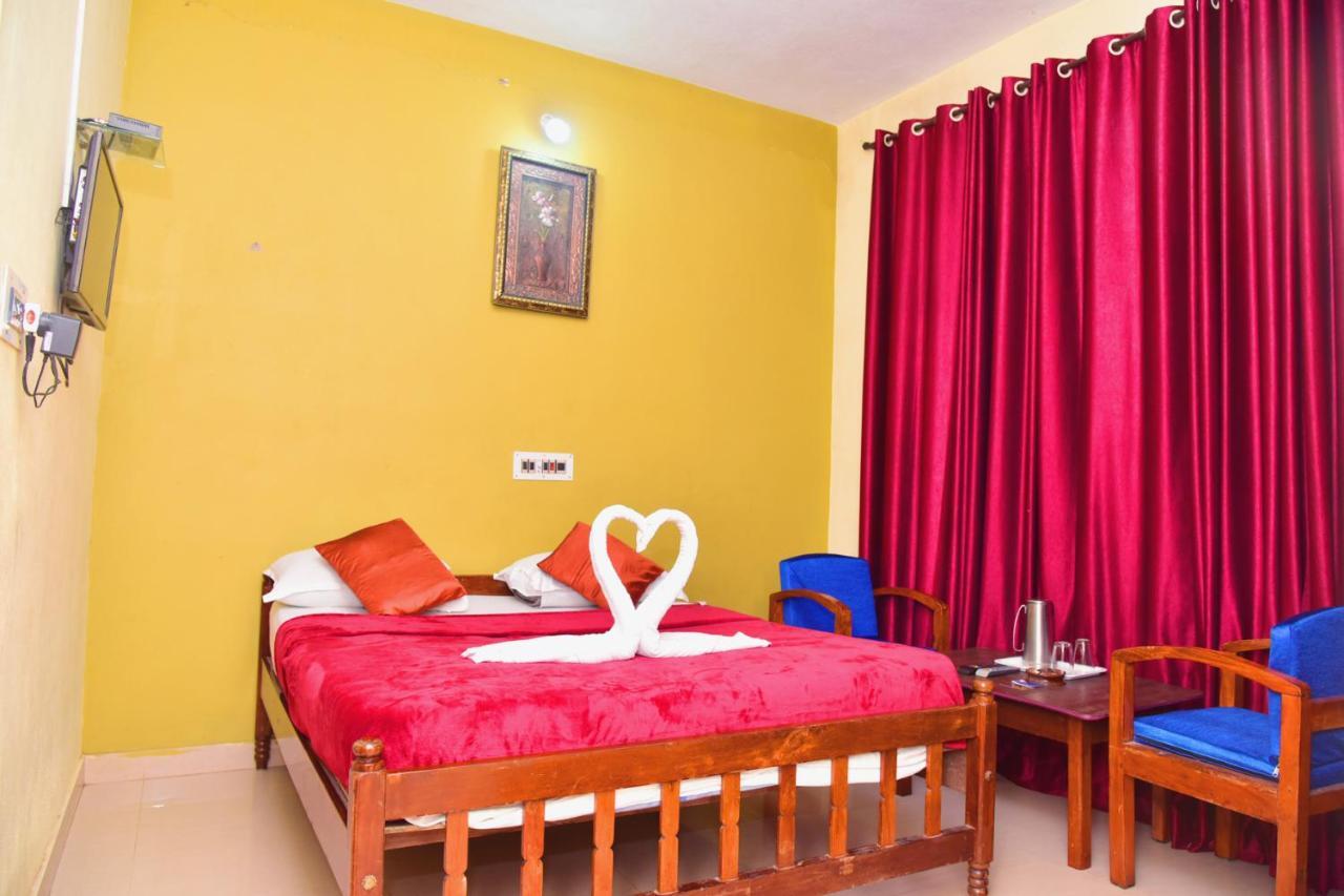 Hotel Caveri Inn Madikeri Exteriör bild